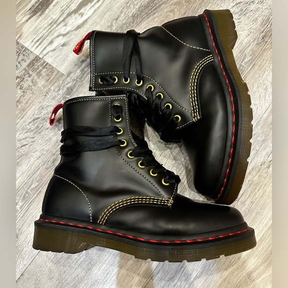 Dr Martens Year of the Dog uk5 - Picture 6 of 13
